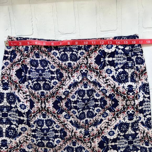 Joe Fresh Women's Tapestry Blue Indigo Floral Stretch Mini Skirt - sz 8 - Picture 3 of 5